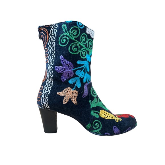 Suzani Embroidered Floral Velvet Block Heel Ankle Boots Women Size 39/US 9 - Picture 2 of 14